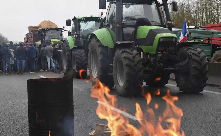 Во Франции фермеры вышли на масштабные протесты: Погибла член профсоюза